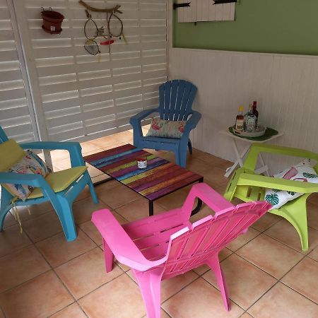 Bel Appartement - Proche Des Plages De Sainte Anne Екстериор снимка