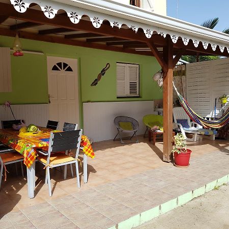Bel Appartement - Proche Des Plages De Sainte Anne Екстериор снимка