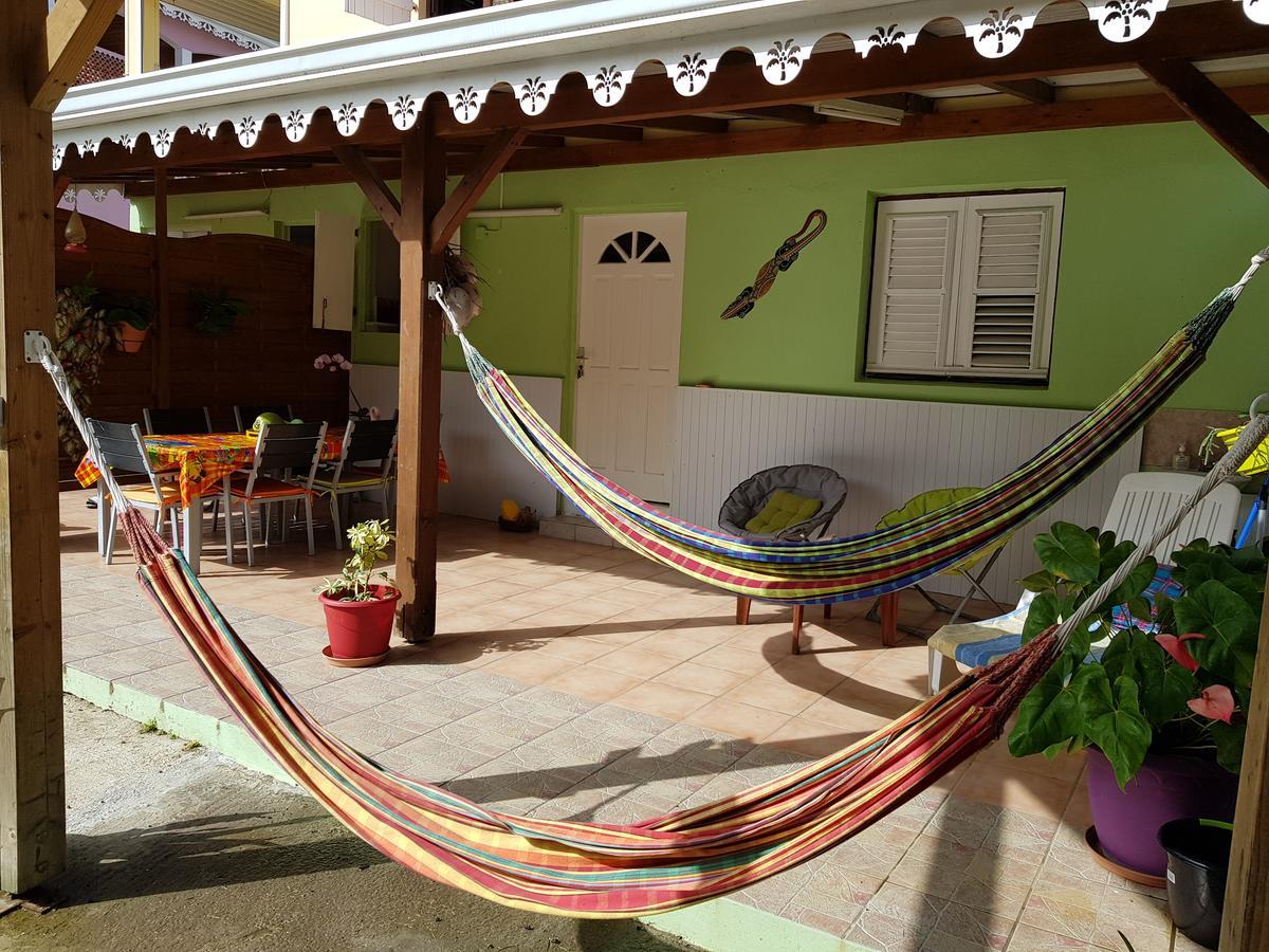 Bel Appartement - Proche Des Plages De Sainte Anne Екстериор снимка